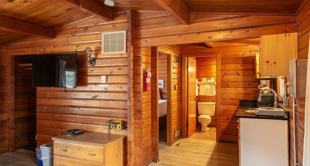Rundle Mountain Lodge Canmore